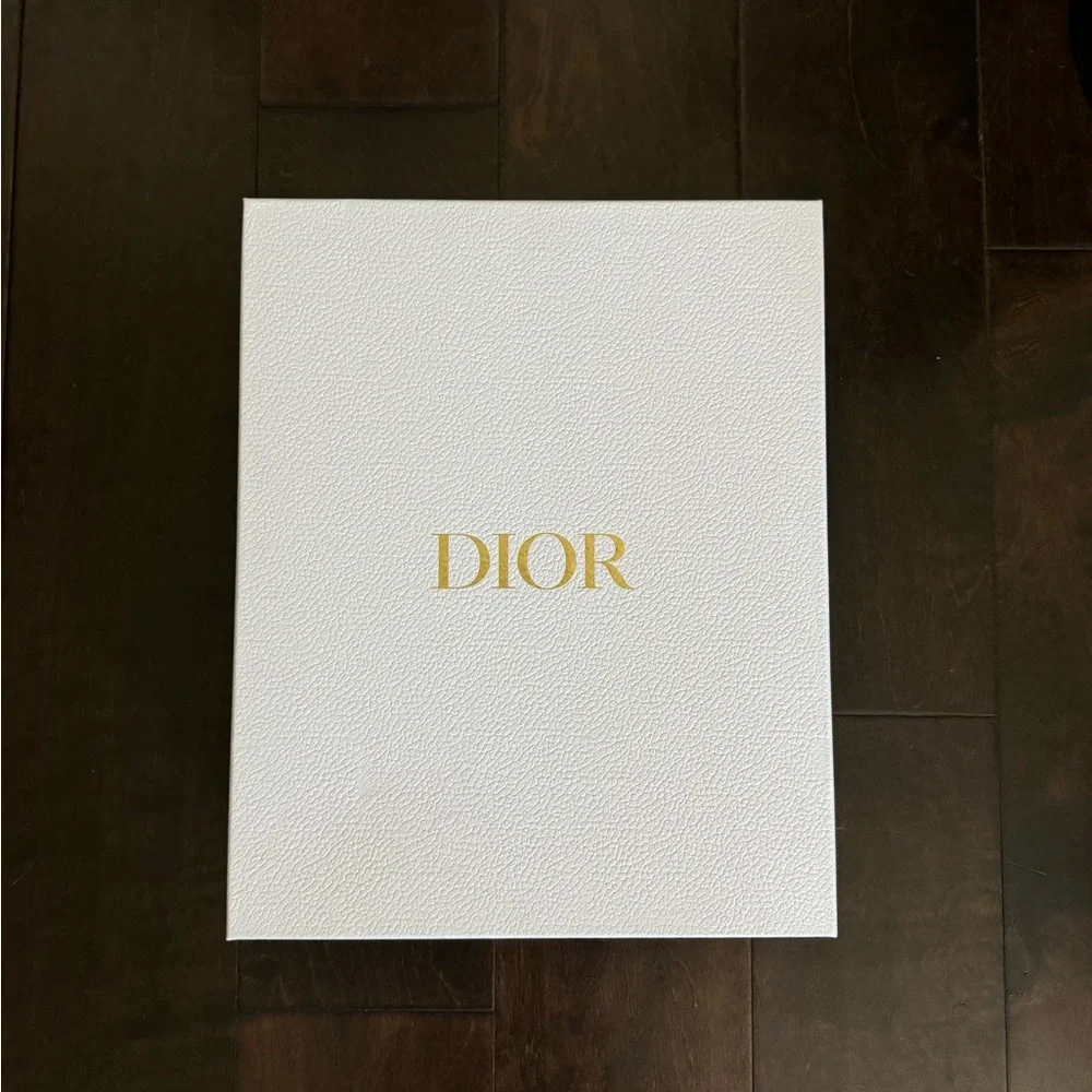 Dior box